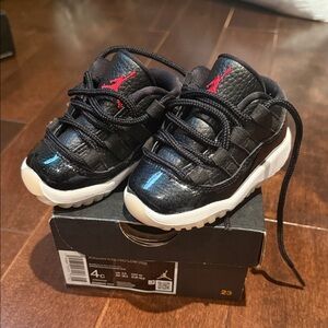 Jordan 11 Retro Low